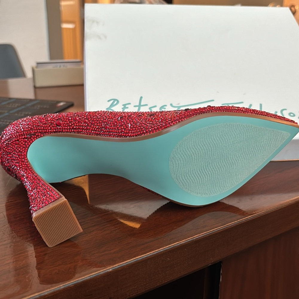 BRAND NEW! Ramsey Red Betsey Johnson Heels - Picture 2 of 4